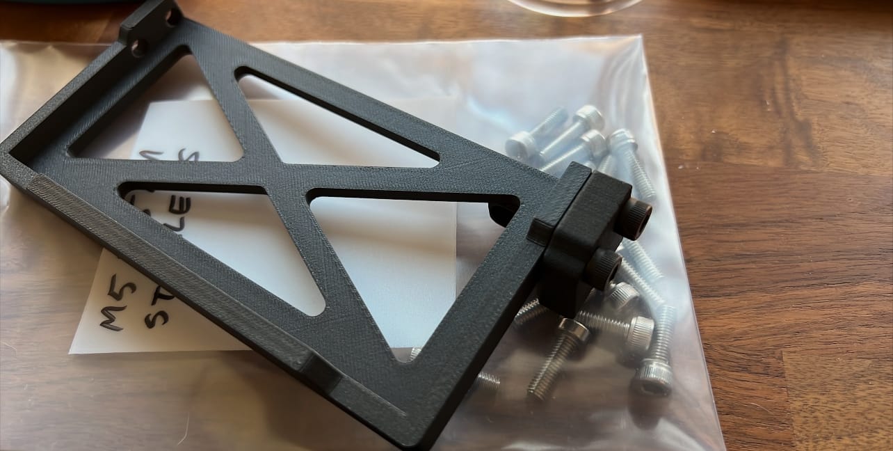 3D Printed Brackets for the Level 1 Techs 4x PC 2x Monitor KVM