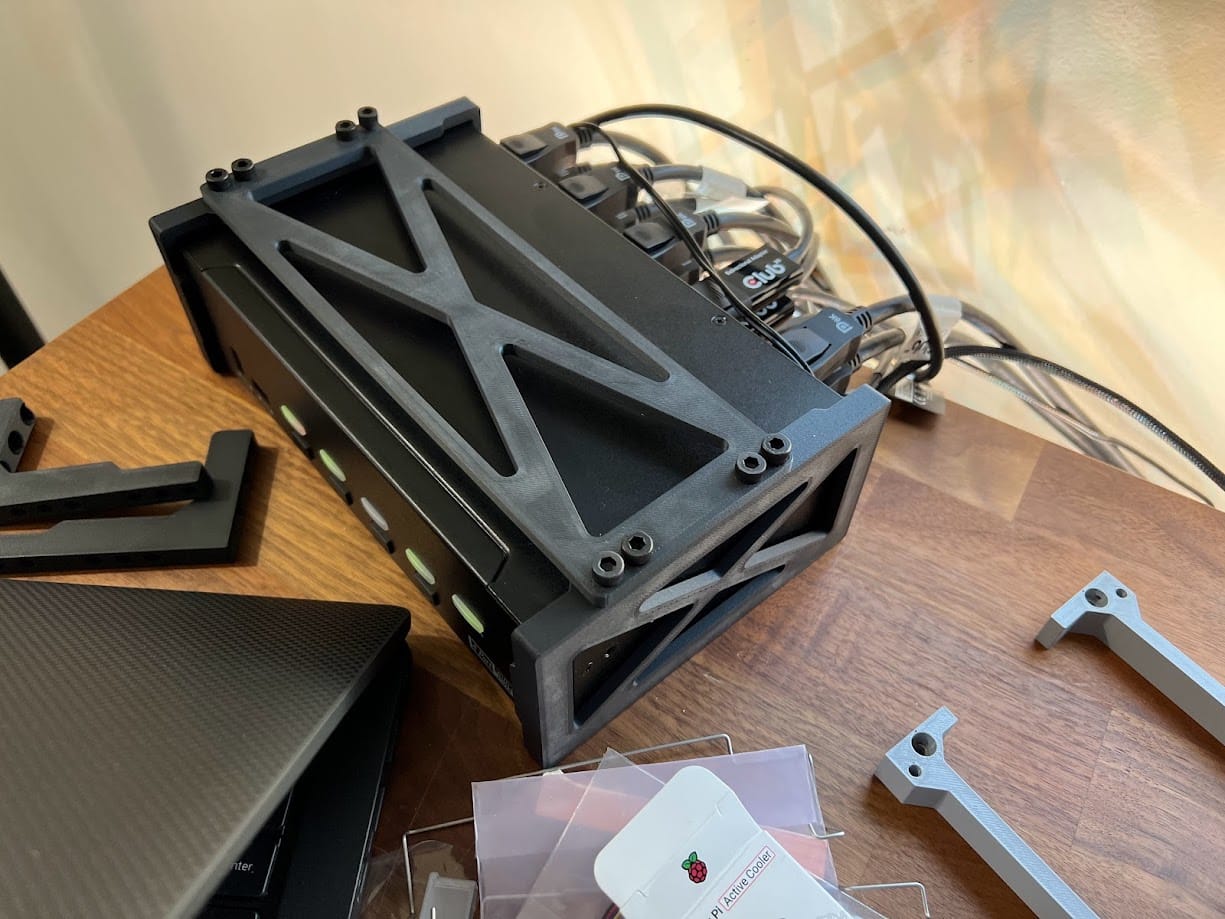 3D Printed Brackets for the Level 1 Techs 4x PC 2x Monitor KVM